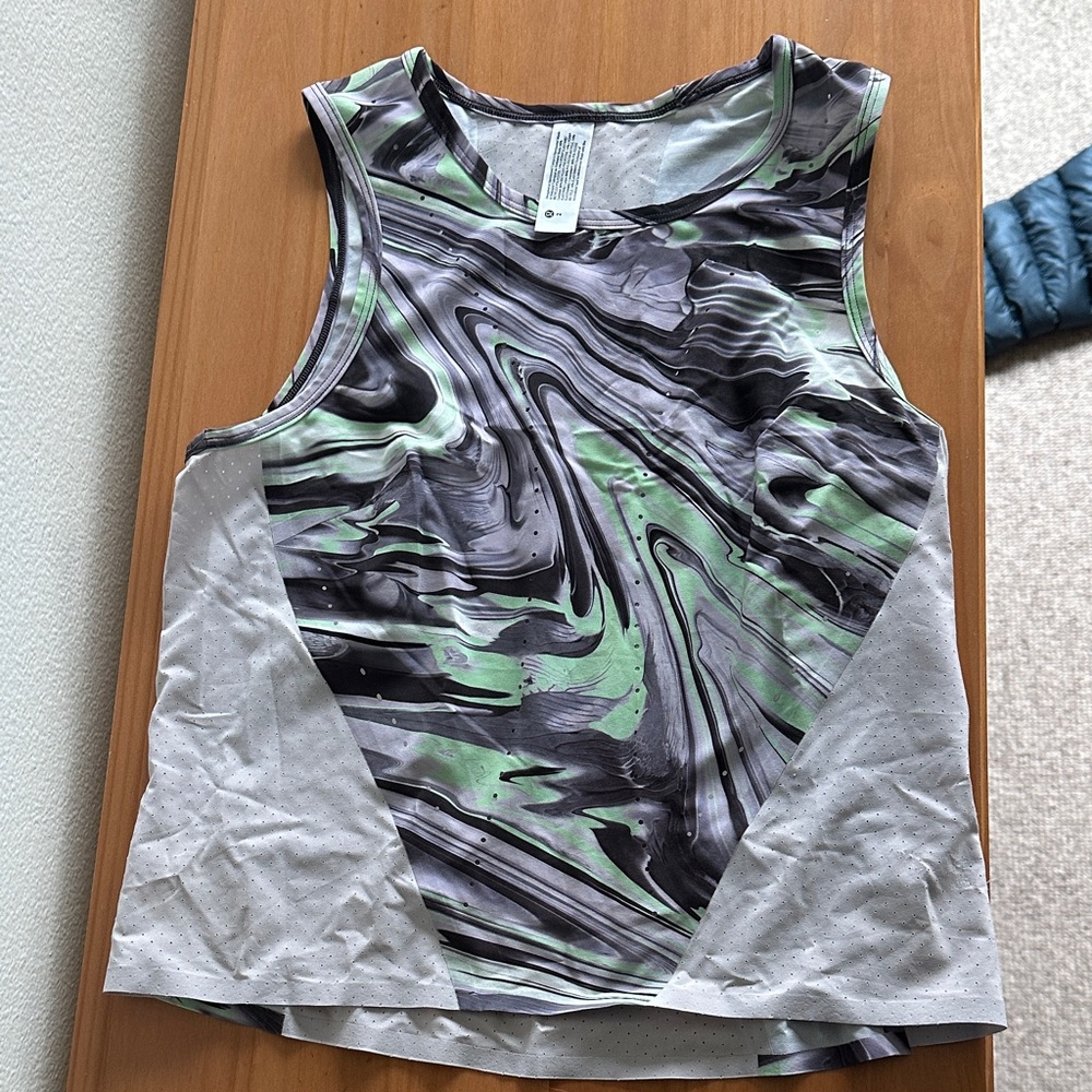 Lululemon tank top